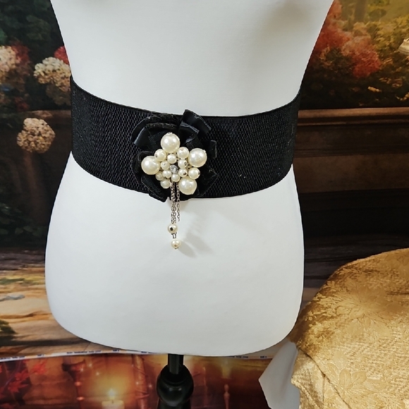 Elegant Black Belt by [Brand] - Picture 5 of 16